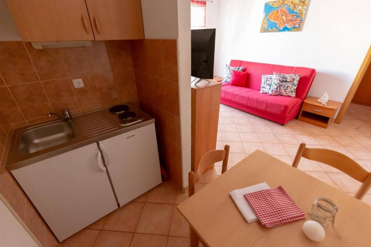Apartments Elena Tučepi Екстериор снимка
