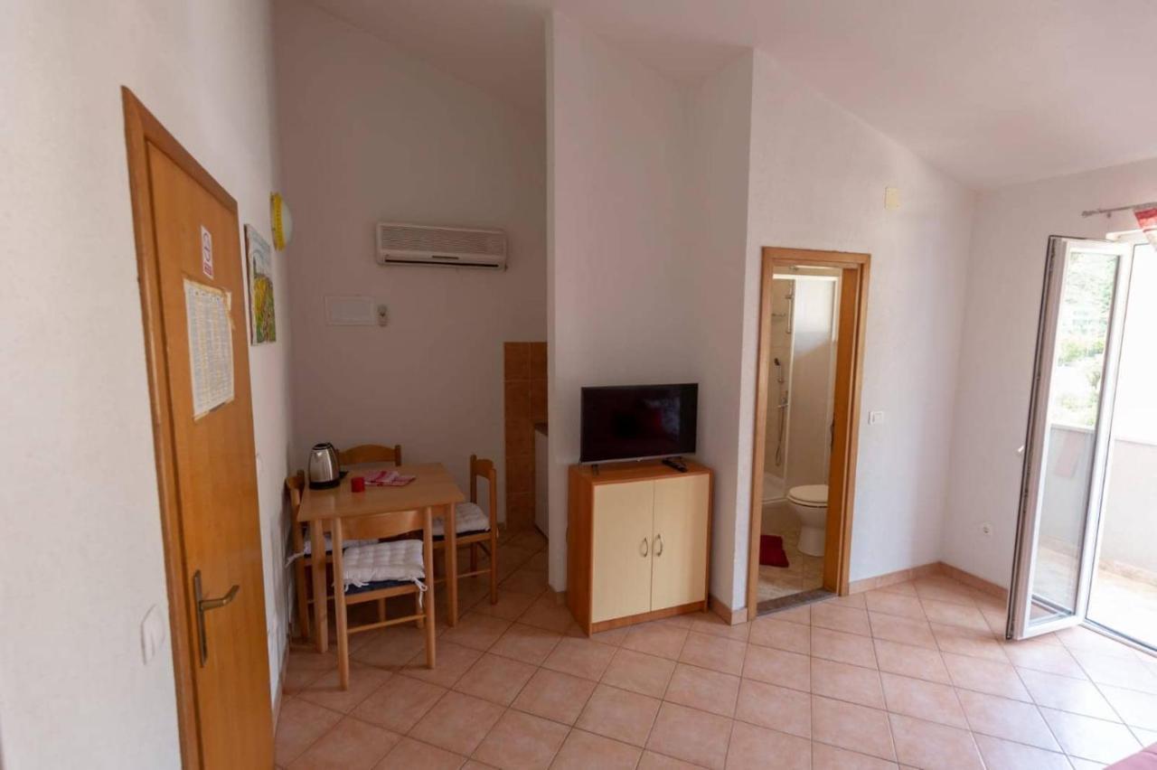 Apartments Elena Tučepi Екстериор снимка