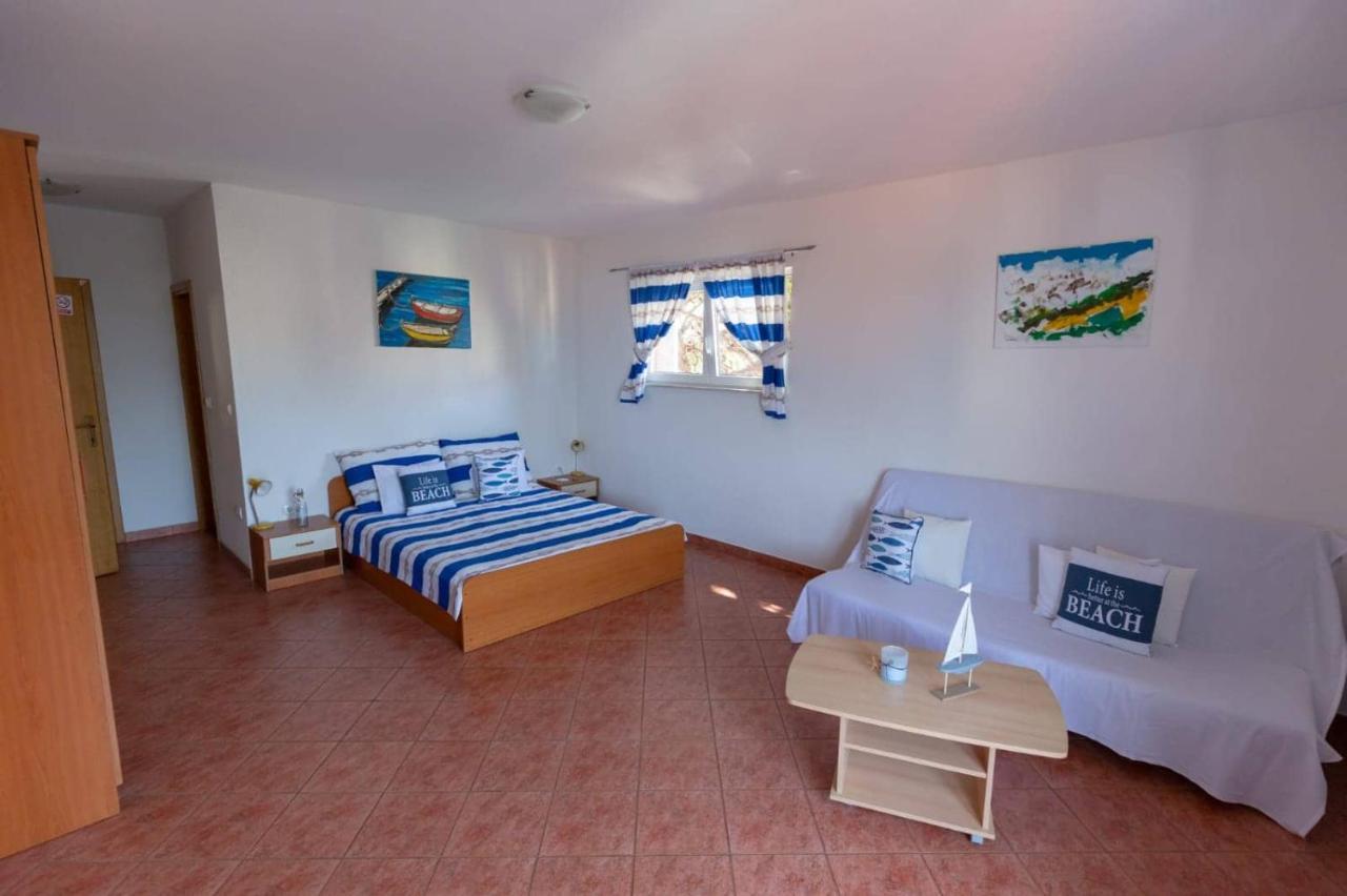 Apartments Elena Tučepi Екстериор снимка