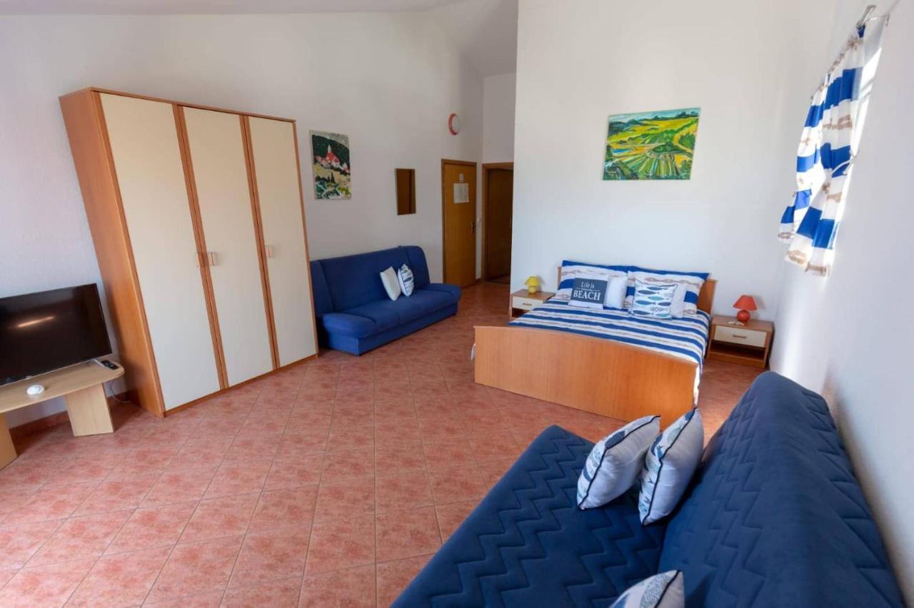 Apartments Elena Tučepi Екстериор снимка
