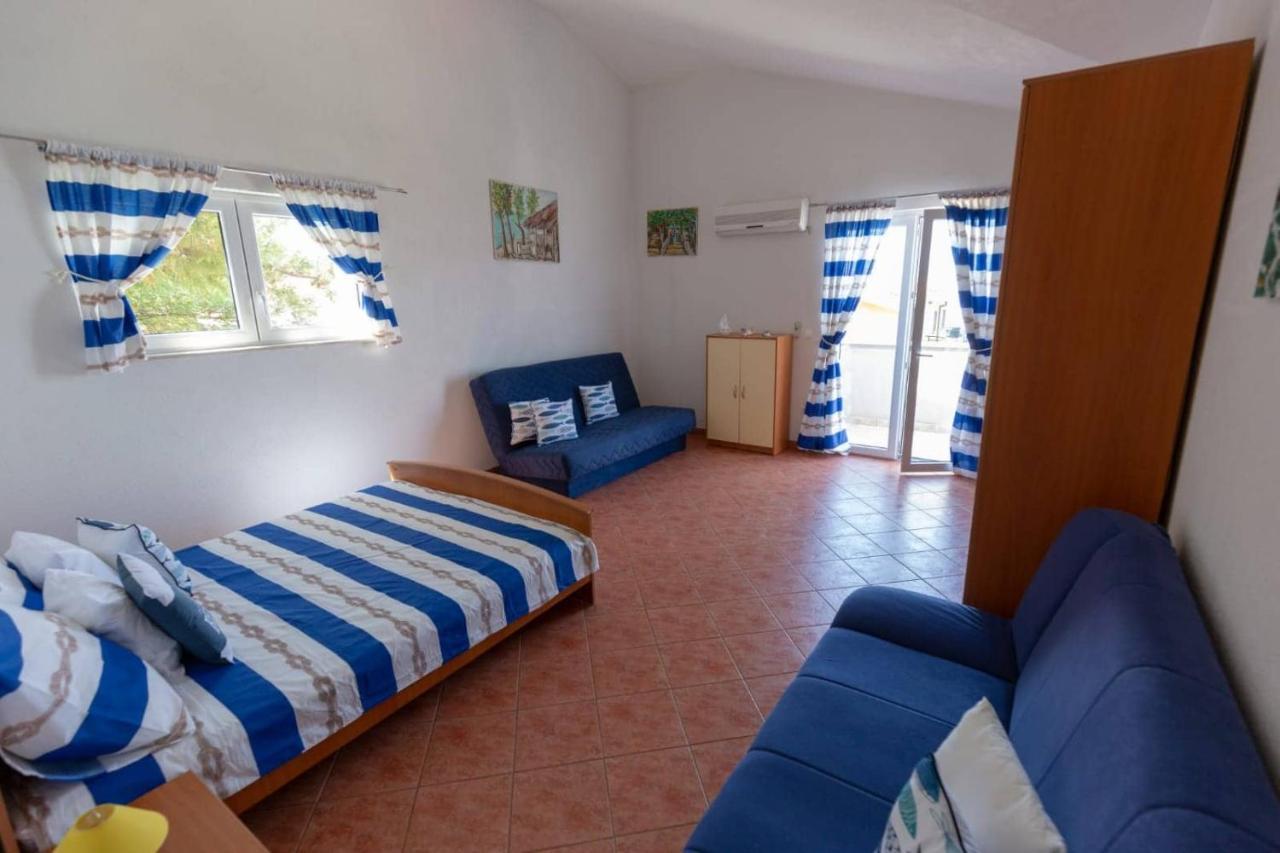 Apartments Elena Tučepi Екстериор снимка