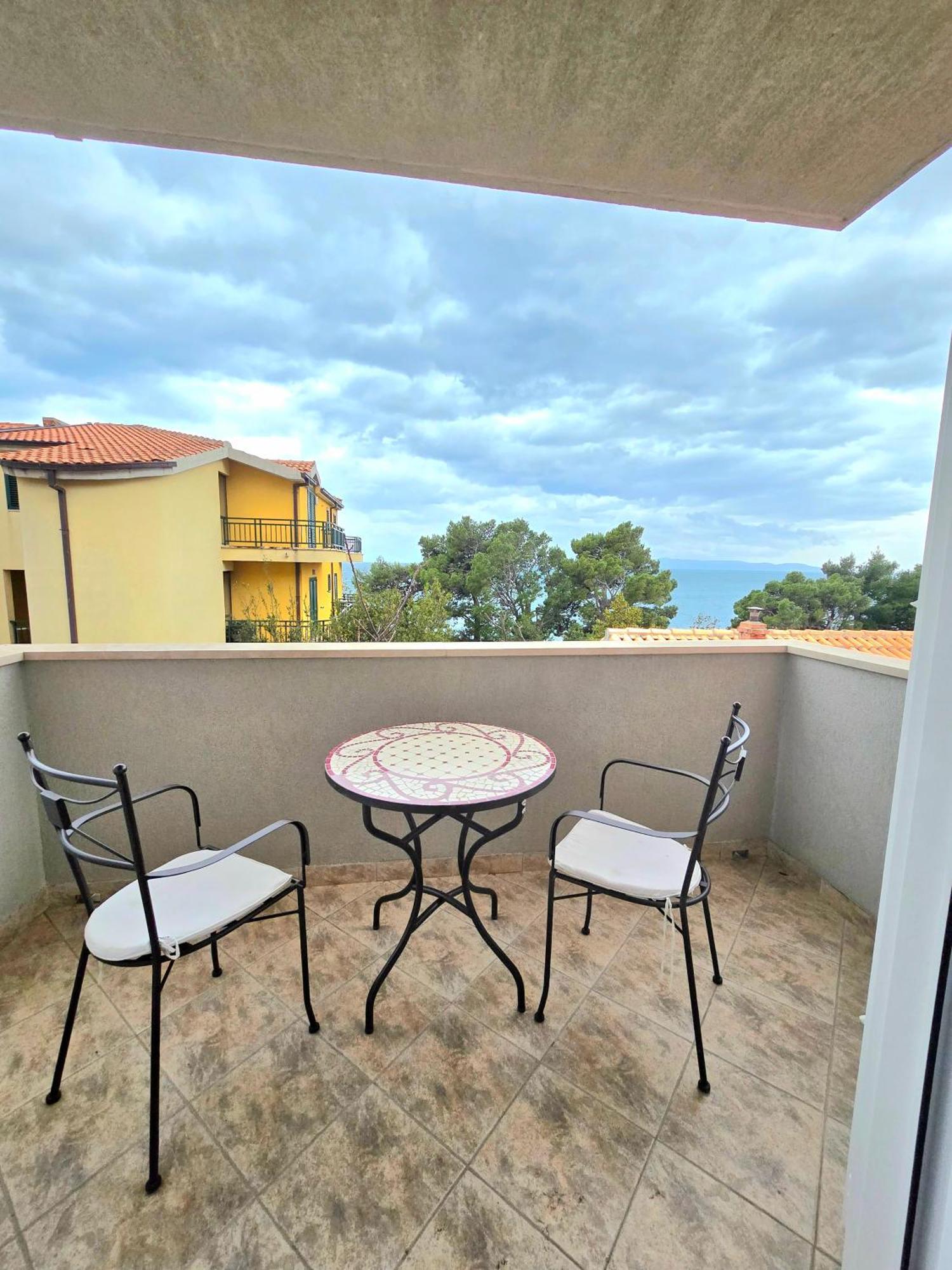 Apartments Elena Tučepi Екстериор снимка