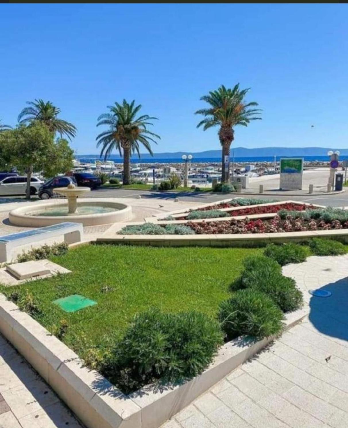 Apartments Elena Tučepi Екстериор снимка